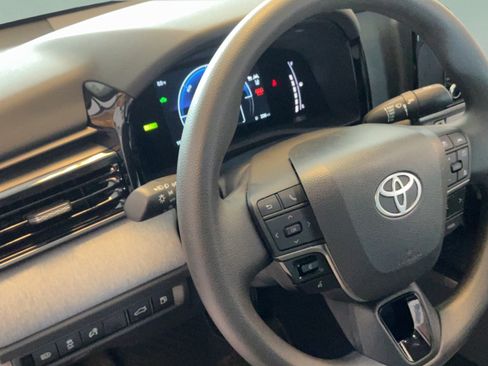 Certified 2025 Toyota Camry LE FWD image 18