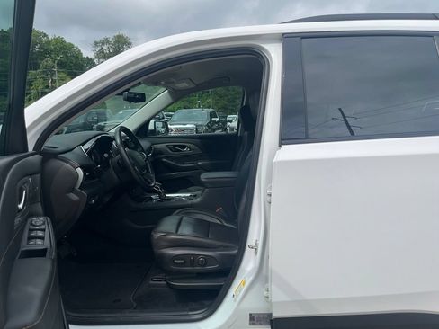 Used 2021 Chevrolet Traverse RS FWD image 18