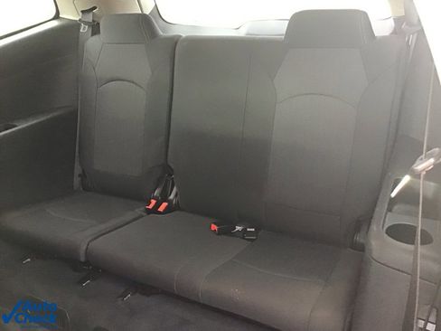 Used 2017 Chevrolet Traverse LT image 13