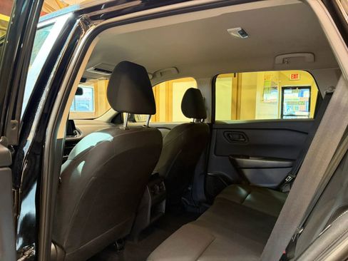 Used 2025 Nissan Rogue S image 16