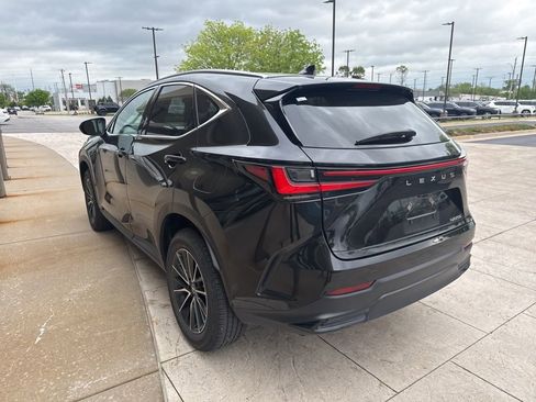 Used 2025 Lexus NX 250 FWD w/ Towing Package (2000 Lbs) image 4