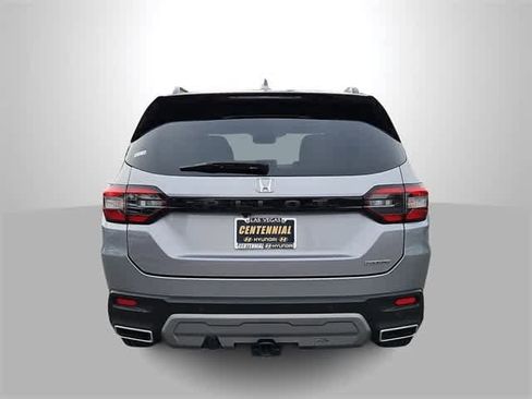 Used 2025 Honda Pilot Touring image 7