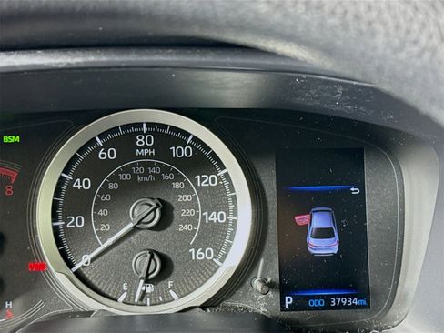 Used 2022 Toyota Corolla LE image 10