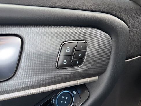 New 2026 Ford Explorer ST-Line w/ ST-Line Street Pack image 11