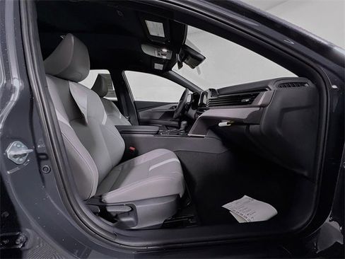 New 2025 Toyota Camry SE image 28