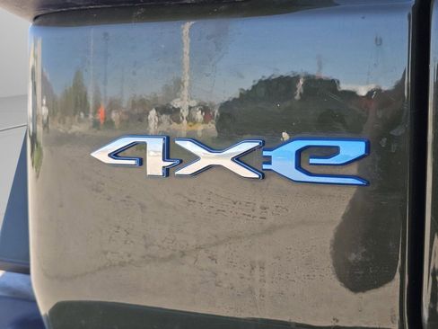 Used 2022 Jeep Wrangler Unlimited Sahara w/ Cold Weather Group image 18