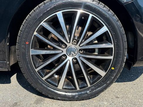 Used 2016 Volkswagen Jetta Sport FWD image 50