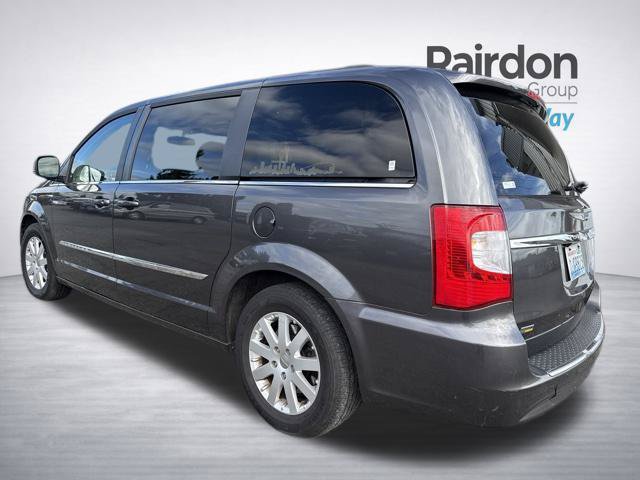 Used 2016 Chrysler Town & Country Touring FWD image 11