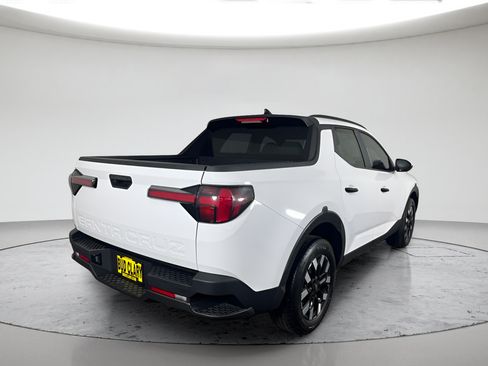 Used 2025 Hyundai Santa Cruz SEL FWD image 3