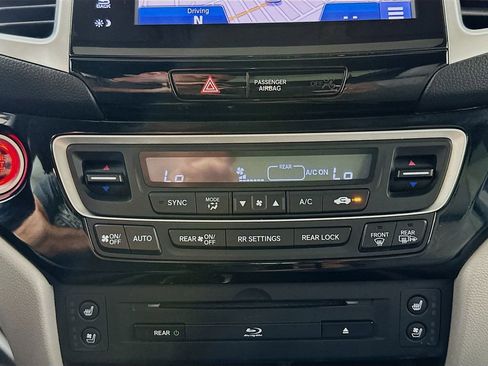 Used 2017 Honda Pilot Elite image 19