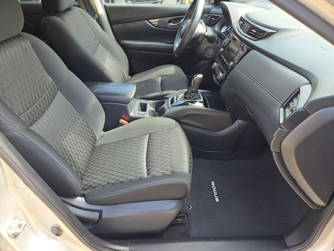 Used 2018 Nissan Rogue SV FWD image 27