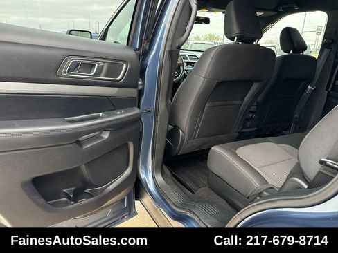 Used 2018 Ford Explorer XLT image 35