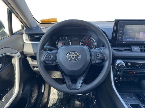 Used 2021 Toyota RAV4 XLE FWD image 12