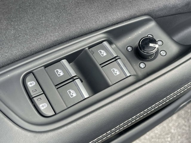 Certified 2023 Audi SQ8 Prestige AWD/4WD image 17