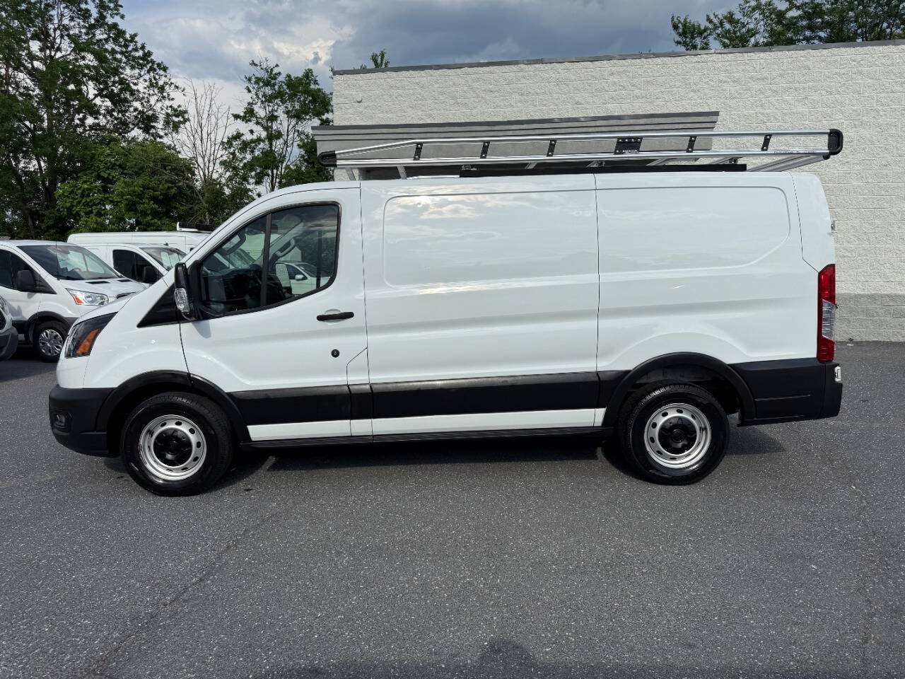 Used 2020 Ford Transit 150 Low Roof RWD image 32