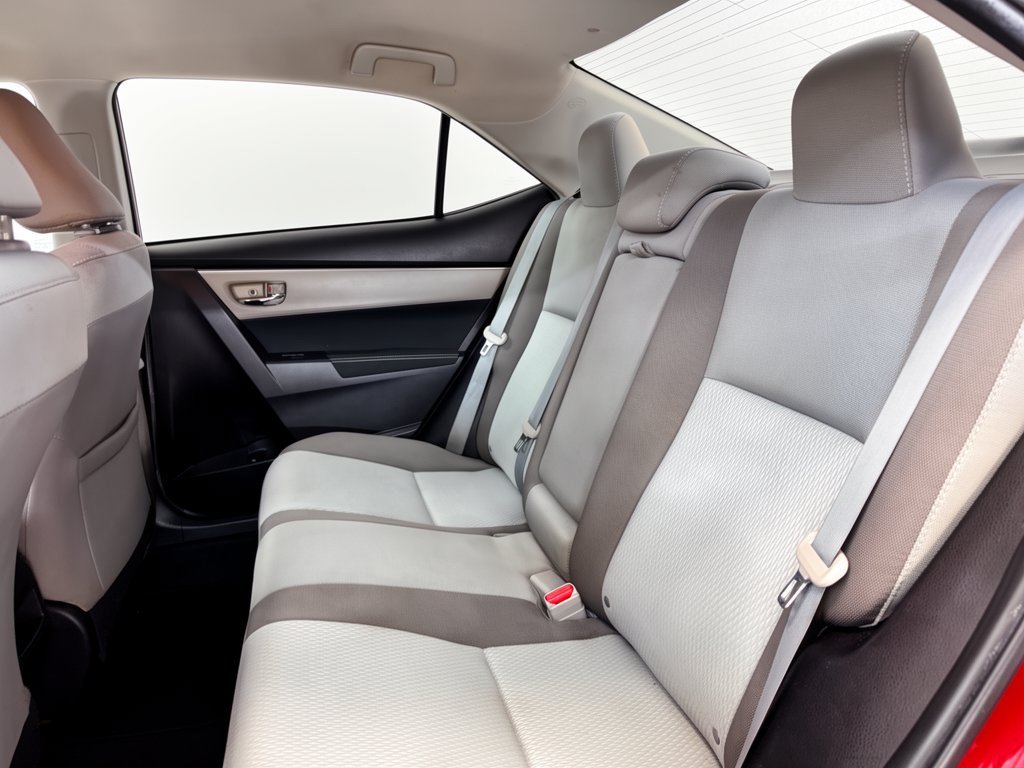 Used 2018 Toyota Corolla LE w/ Carpet Mat Package (TMS) FWD image 25