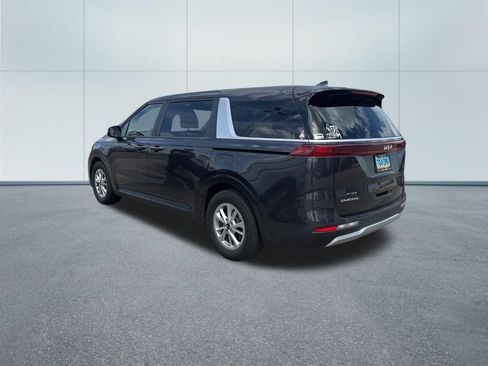 Used 2024 Kia Carnival LX FWD image 6