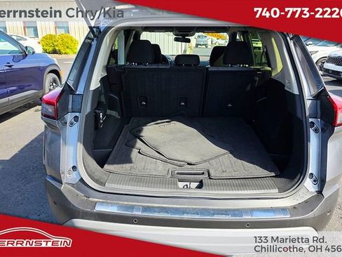 Used 2023 Nissan Rogue SV image 25