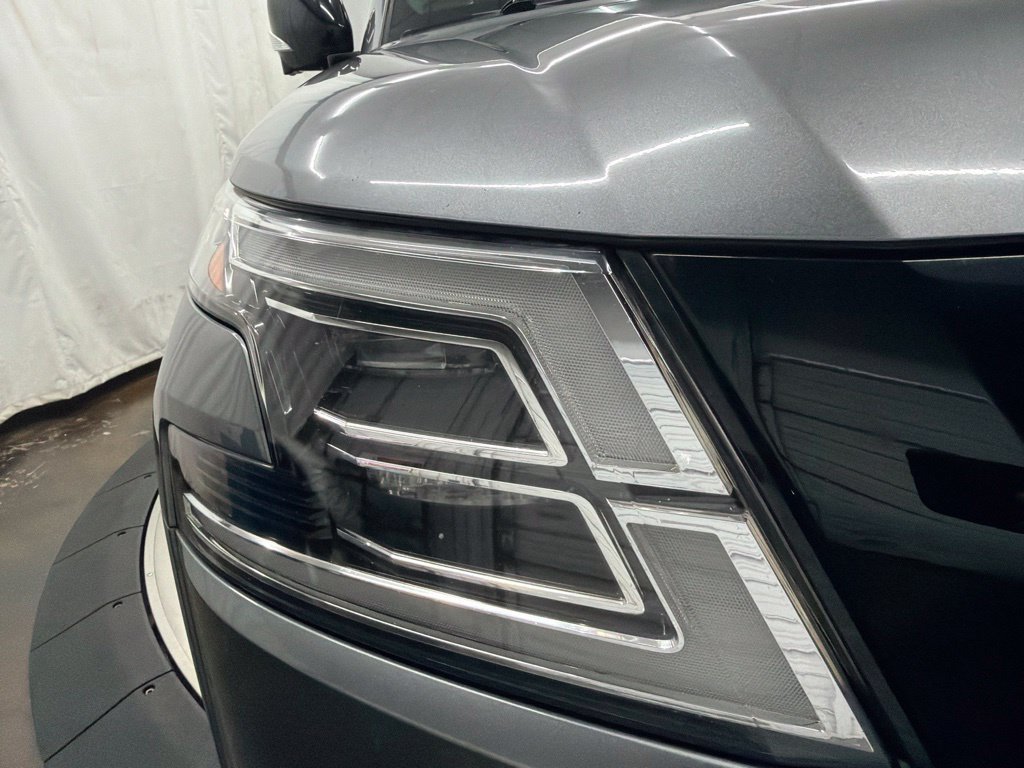 Used 2022 Nissan Armada SL w/ Midnight Edition Package RWD image 10