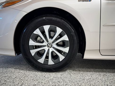 Used 2021 Toyota Prius Prime Limited image 9