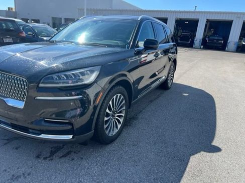 Used 2024 Lincoln Aviator Reserve AWD/4WD image 11