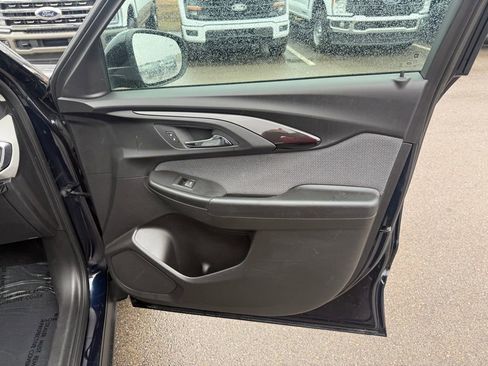 Used 2021 Chevrolet TrailBlazer LT w/ Sun and Liftgate Package image 21