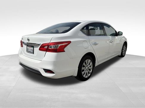 Used 2019 Nissan Sentra S FWD image 3
