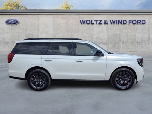 Used 2025 Ford Expedition Platinum w/ Stealth Performance Package image 7