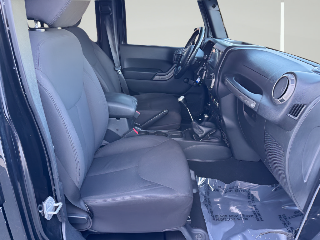 Used 2015 Jeep Wrangler Unlimited Sport w/ Max Tow Package AWD/4WD image 27