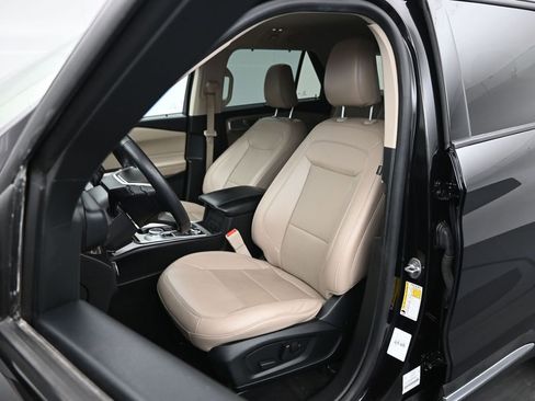 Certified 2023 Ford Explorer Limited image 9