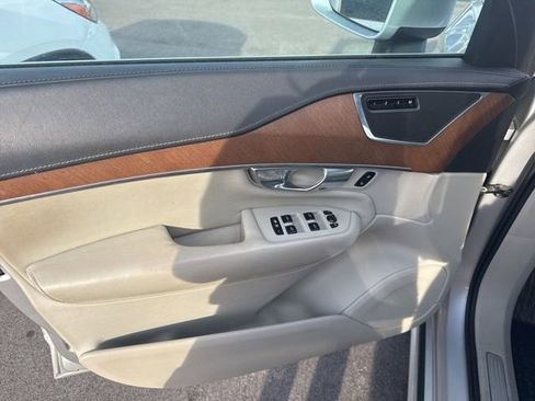 Used 2017 Volvo XC90 T6 Inscription w/ Convenience Package image 12