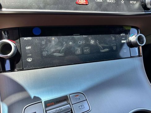 New 2026 Genesis GV70 2.5T Advanced AWD/4WD image 22