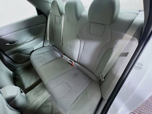 Used 2024 Hyundai Elantra SE FWD image 22