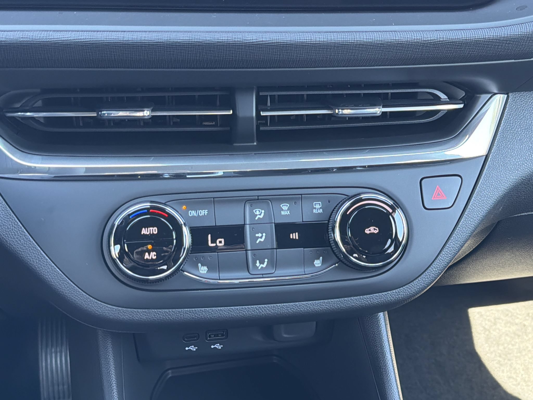 New 2026 Buick Envista Sport Touring w/ Convenience I Package FWD image 6