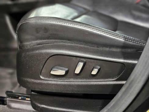 Used 2024 Cadillac XT6 Premium Luxury image 24