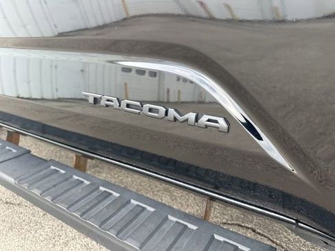 Used 2024 Toyota Tacoma TRD Off-Road image 13