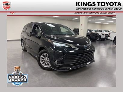 Used 2025 Toyota Sienna LE