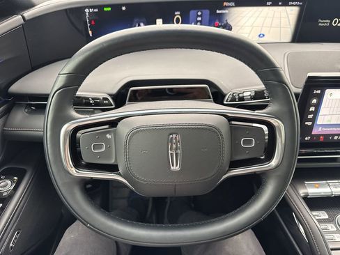 Used 2024 Lincoln Nautilus Reserve w/ Equipment Group 202A image 11