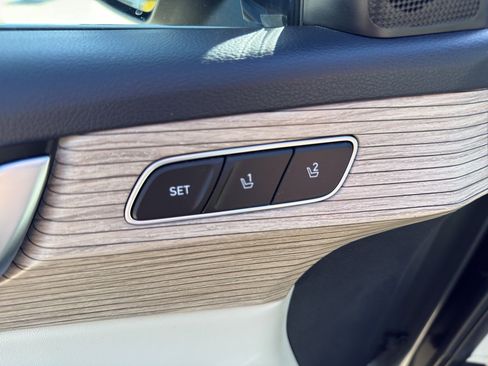 Used 2022 Hyundai Palisade Limited w/ Cargo Package image 14