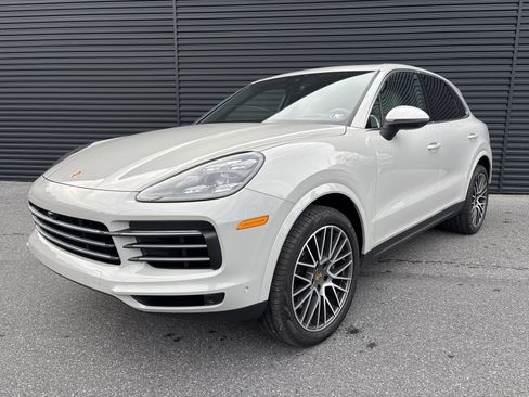 Used 2022 Porsche Cayenne image 1