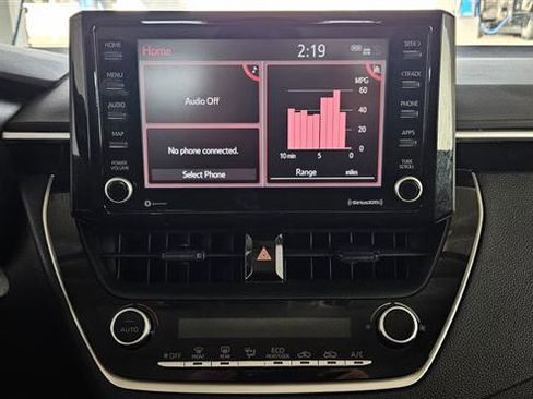 Used 2022 Toyota Corolla LE image 13