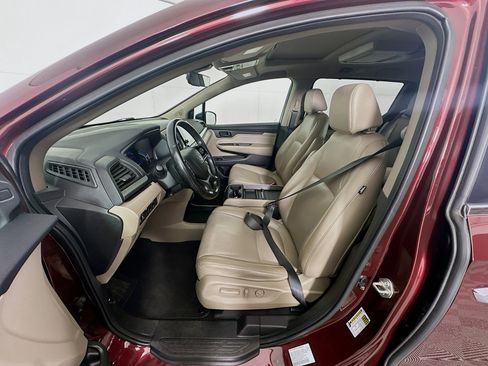 Used 2018 Honda Odyssey Touring image 13