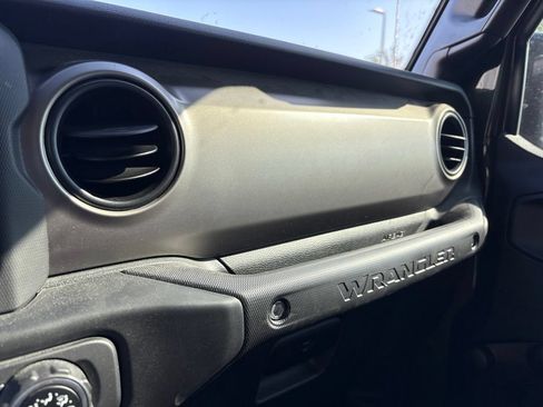 Used 2020 Jeep Wrangler Unlimited Sport AWD/4WD image 27