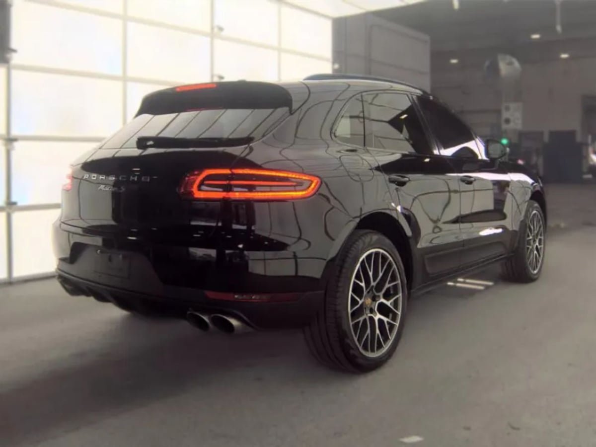 Used 2015 Porsche Macan S w/ Infotainment Package AWD/4WD image 4