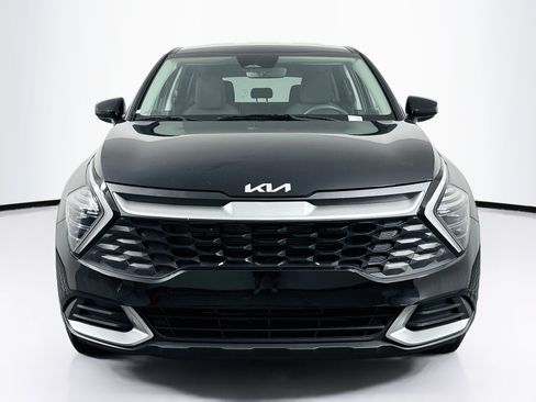 Used 2025 Kia Sportage LX FWD image 2
