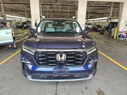 Used 2023 Honda Pilot Elite image 2