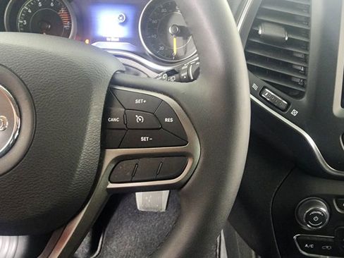 Used 2022 Jeep Cherokee Latitude Lux image 18