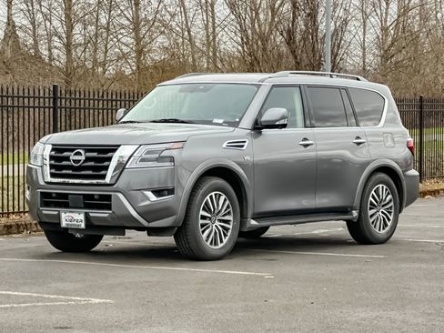 Used 2022 Nissan Armada SL w/ Captain's Chairs Package image 7