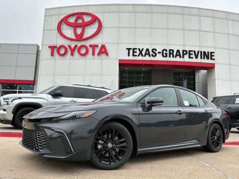 New 2026 Toyota Camry SE FWD image 2