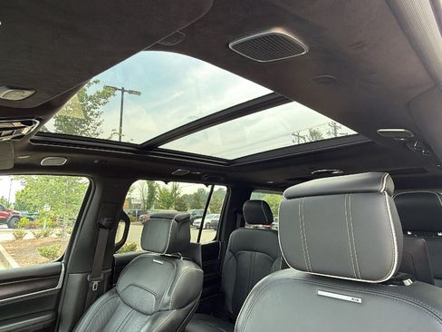 Used 2025 Jeep Grand Wagoneer Series II Obsidian w/ Quick Order Packagew 28T AWD/4WD image 18
